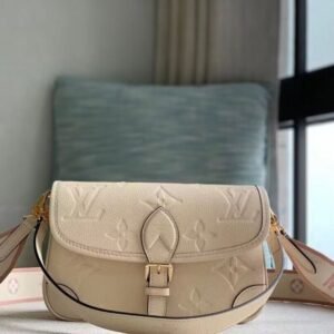 Jane bags - Louis Vuittons  - 15618 | AlmaBagz