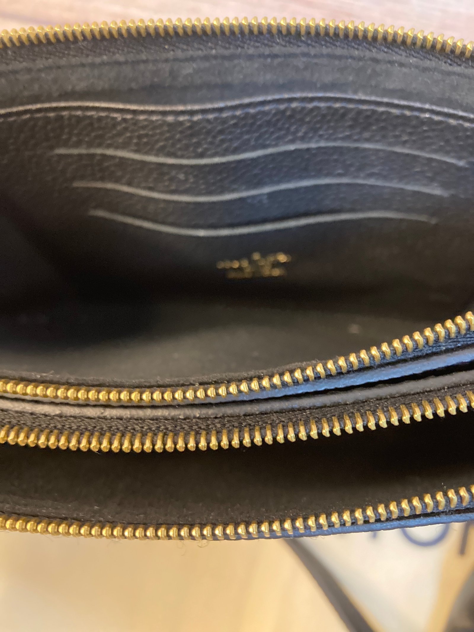 Crossbody Luxury Designer By Louis Vuitton Size: Medium | AlmaBagz - Image 3