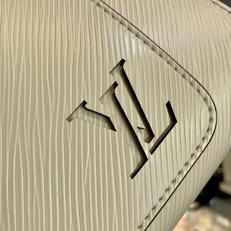 Jane Bags- Louis Vuittons - 16744 | AlmaBagz - Image 4