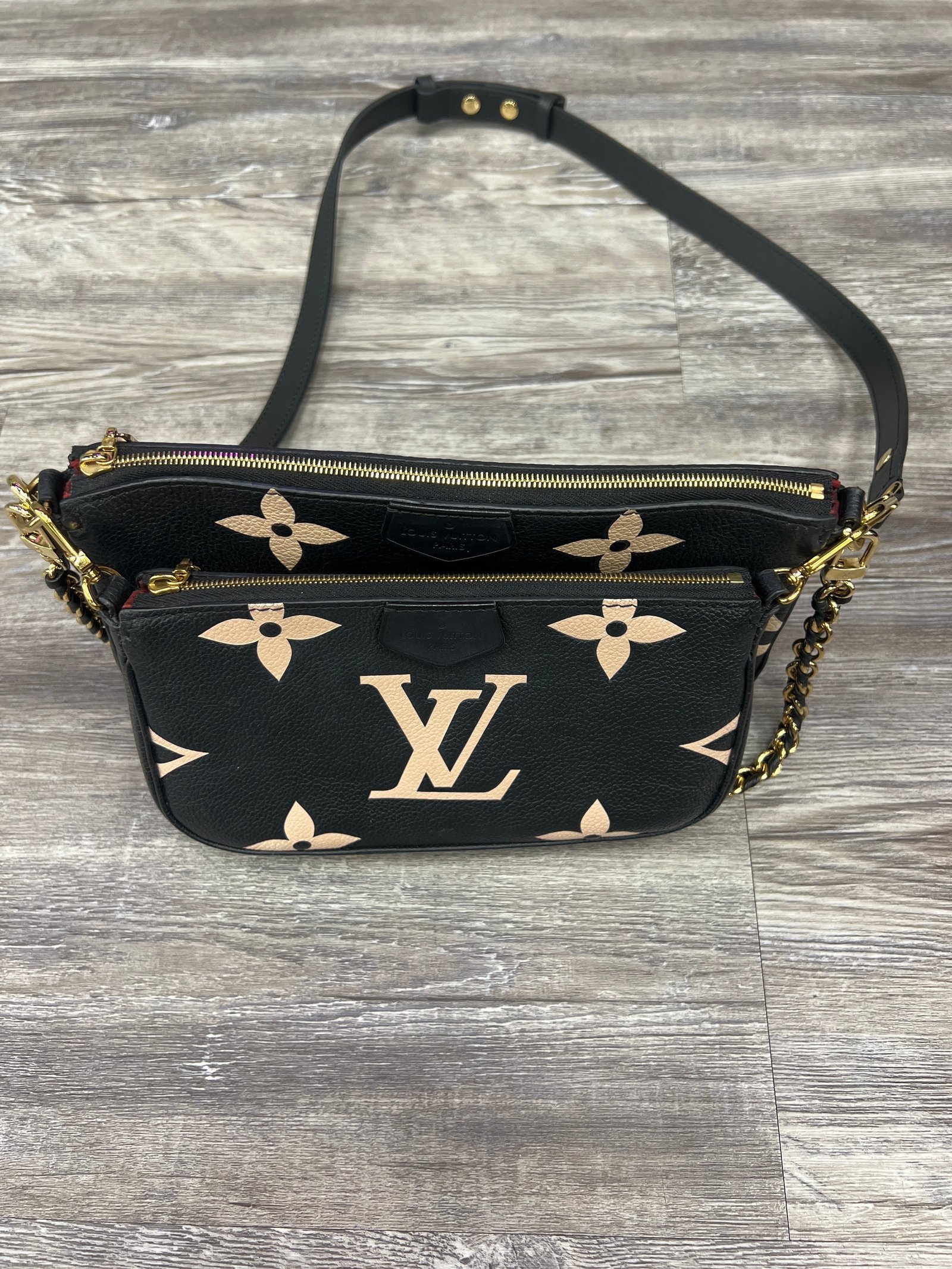 Crossbody Luxury Designer By Louis Vuitton Size: Medium | AlmaBagz