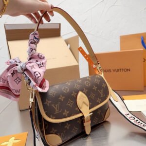 Jane Bags - Louis Vuittons  - 15119 | AlmaBagz