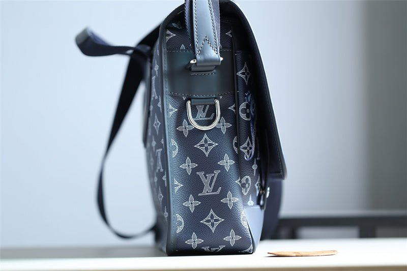 blarva bags - Louis Vuittons - 10472 | AlmaBagz - Image 4