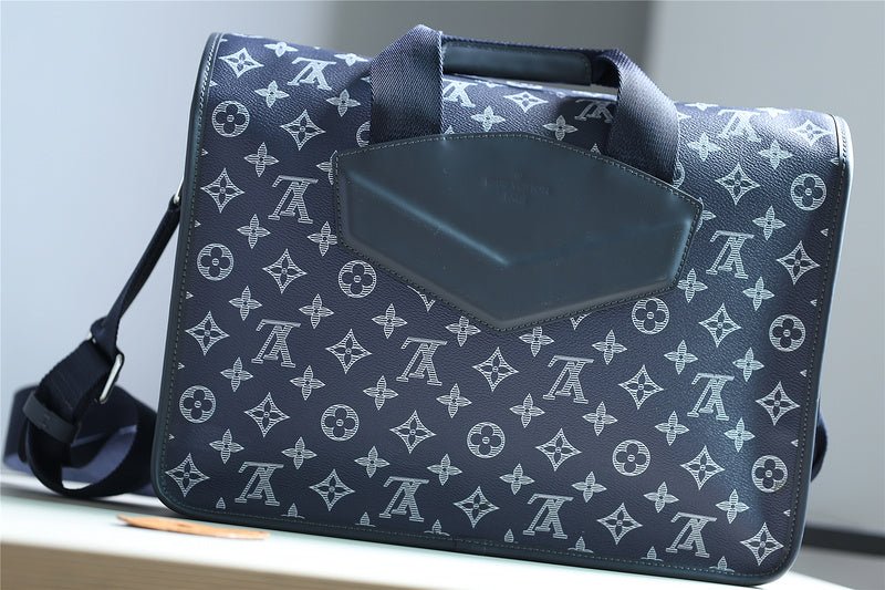 blarva bags - Louis Vuittons - 10472 | AlmaBagz - Image 3