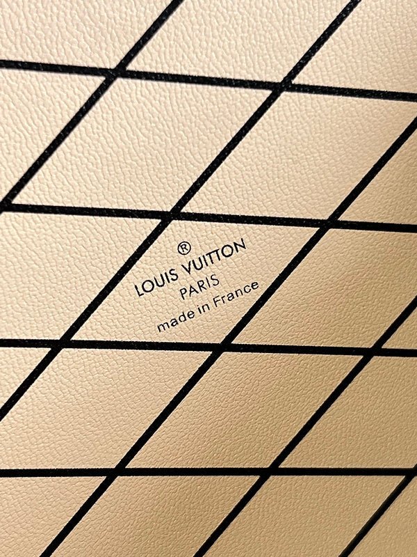 Jane Bags- Louis Vuittons - 16486 | AlmaBagz - Image 3