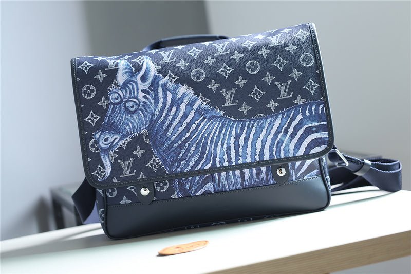 blarva bags - Louis Vuittons - 10472 | AlmaBagz - Image 2