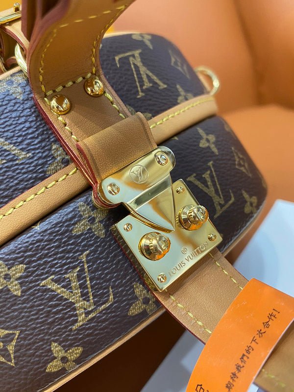 Jane Bags- Louis Vuittons - 16135 | AlmaBagz - Image 2