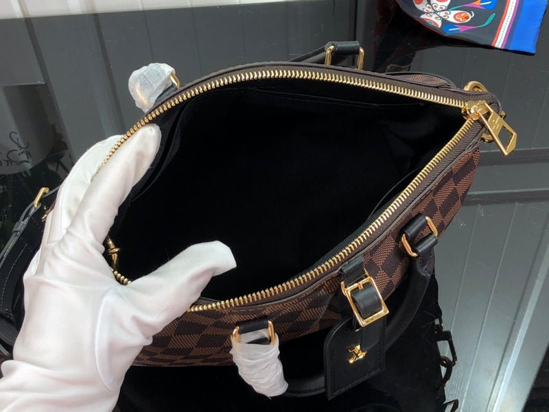Jane Bags- Louis Vuittons - 15926 | AlmaBagz - Image 3