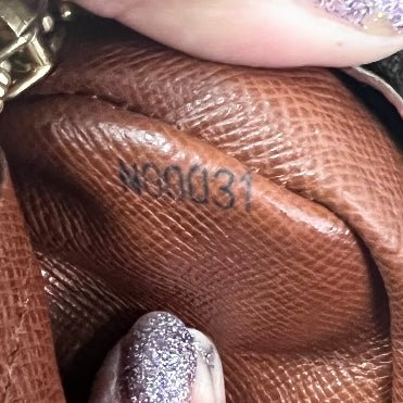 Crossbody Luxury Designer By Louis Vuitton Size: Large | AlmaBagz - Image 7