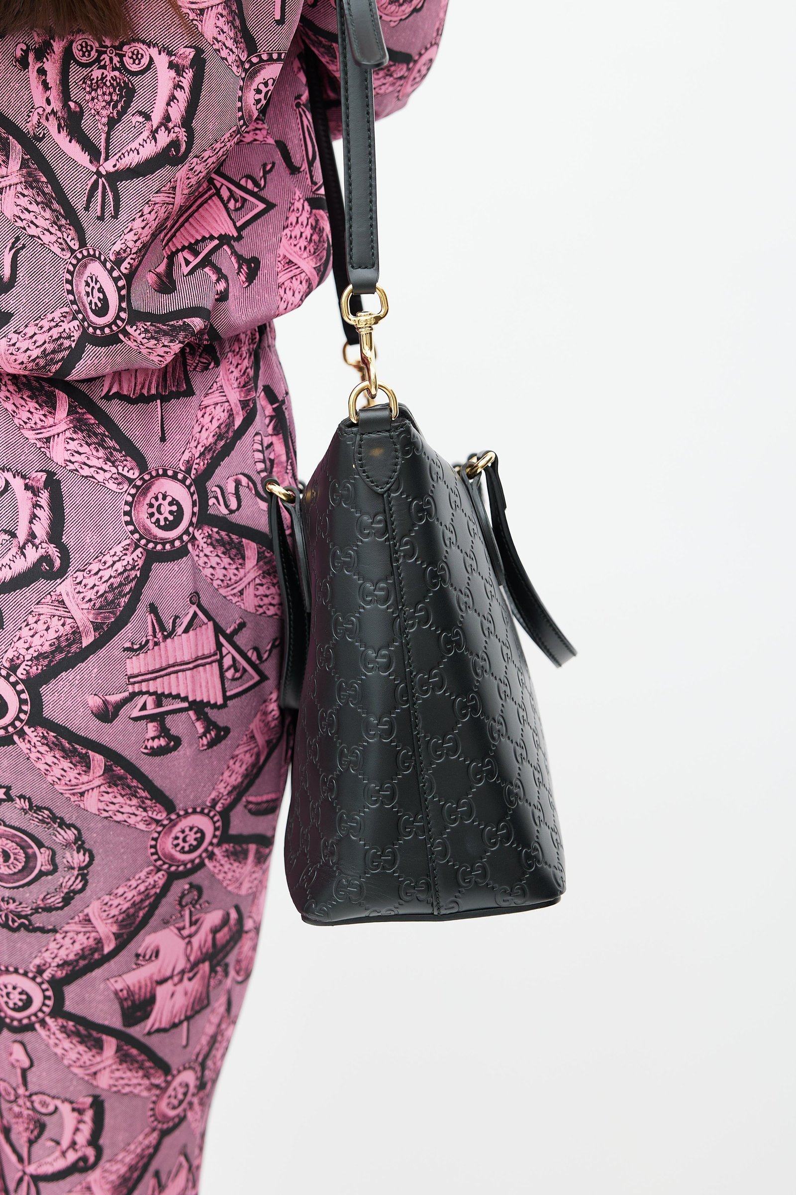 Black Guccissima Leather Foldover Shoulder Bag | AlmaBagz - Image 7