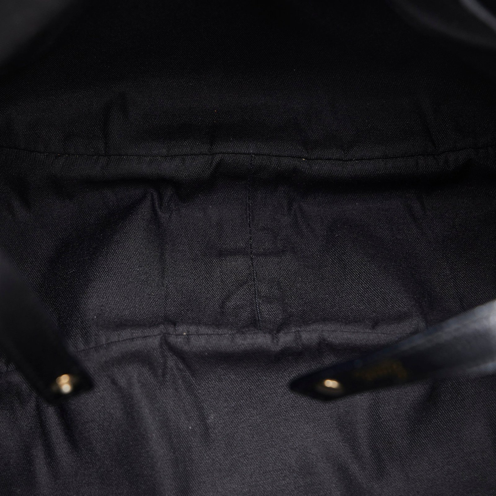 Black Gucci Leather Abbey Tote | AlmaBagz - Image 4