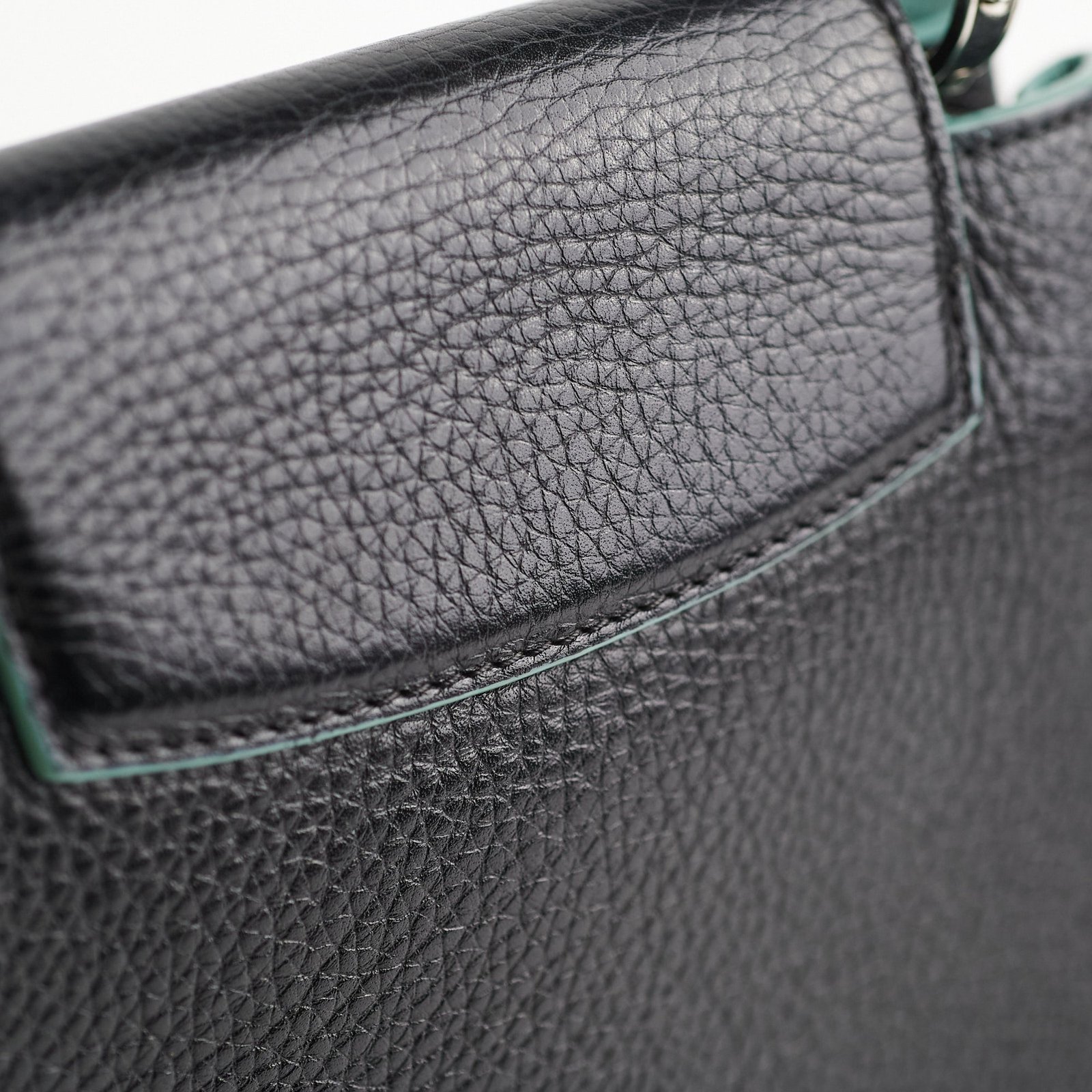 19/7- Louis Vuitton Capucines BB Taurillon Black | AlmaBagz - Image 14