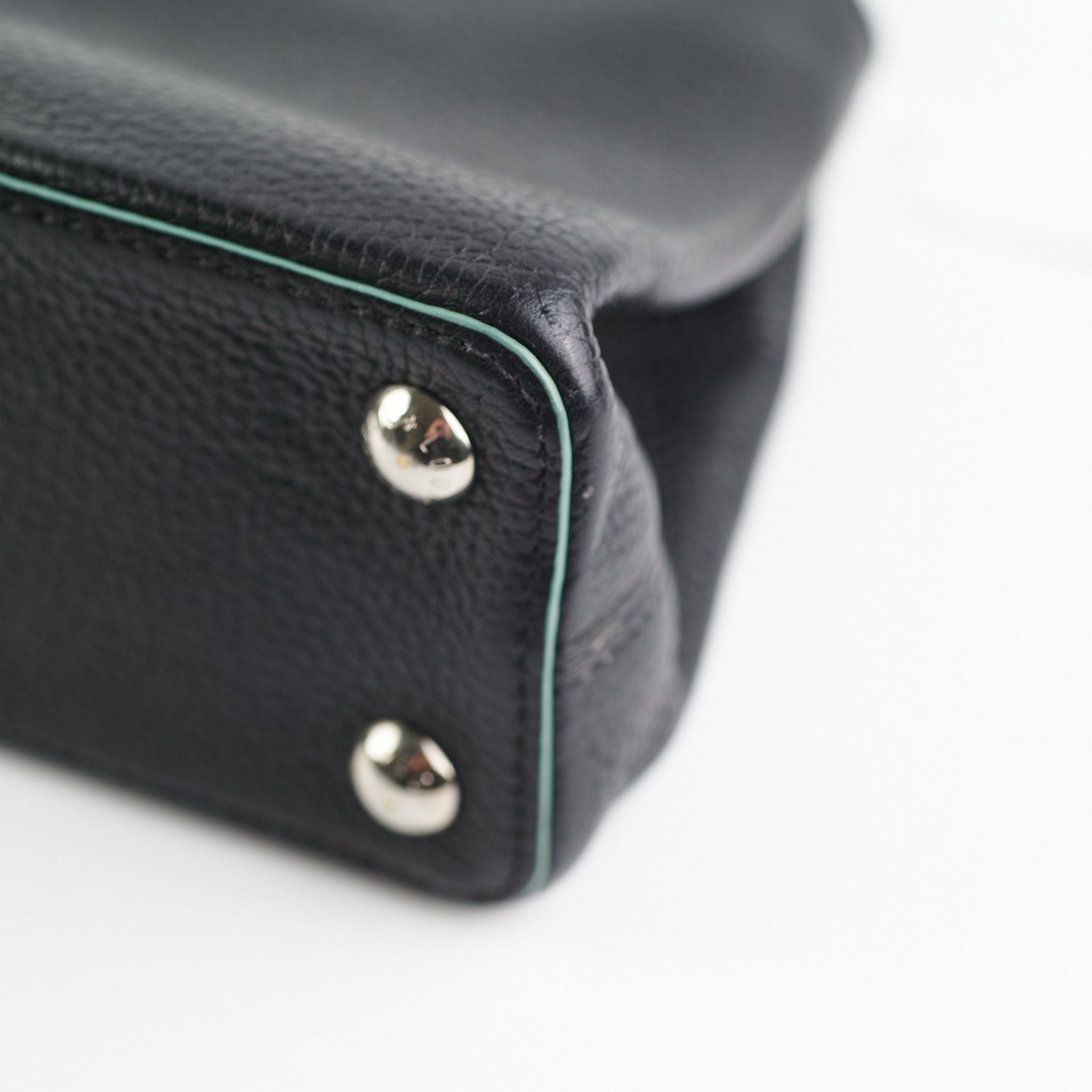 19/7- Louis Vuitton Capucines BB Taurillon Black | AlmaBagz - Image 13