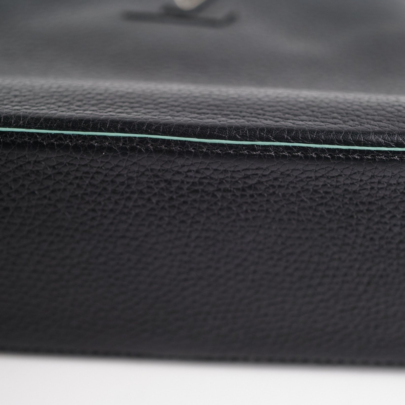 19/7- Louis Vuitton Capucines BB Taurillon Black | AlmaBagz - Image 12