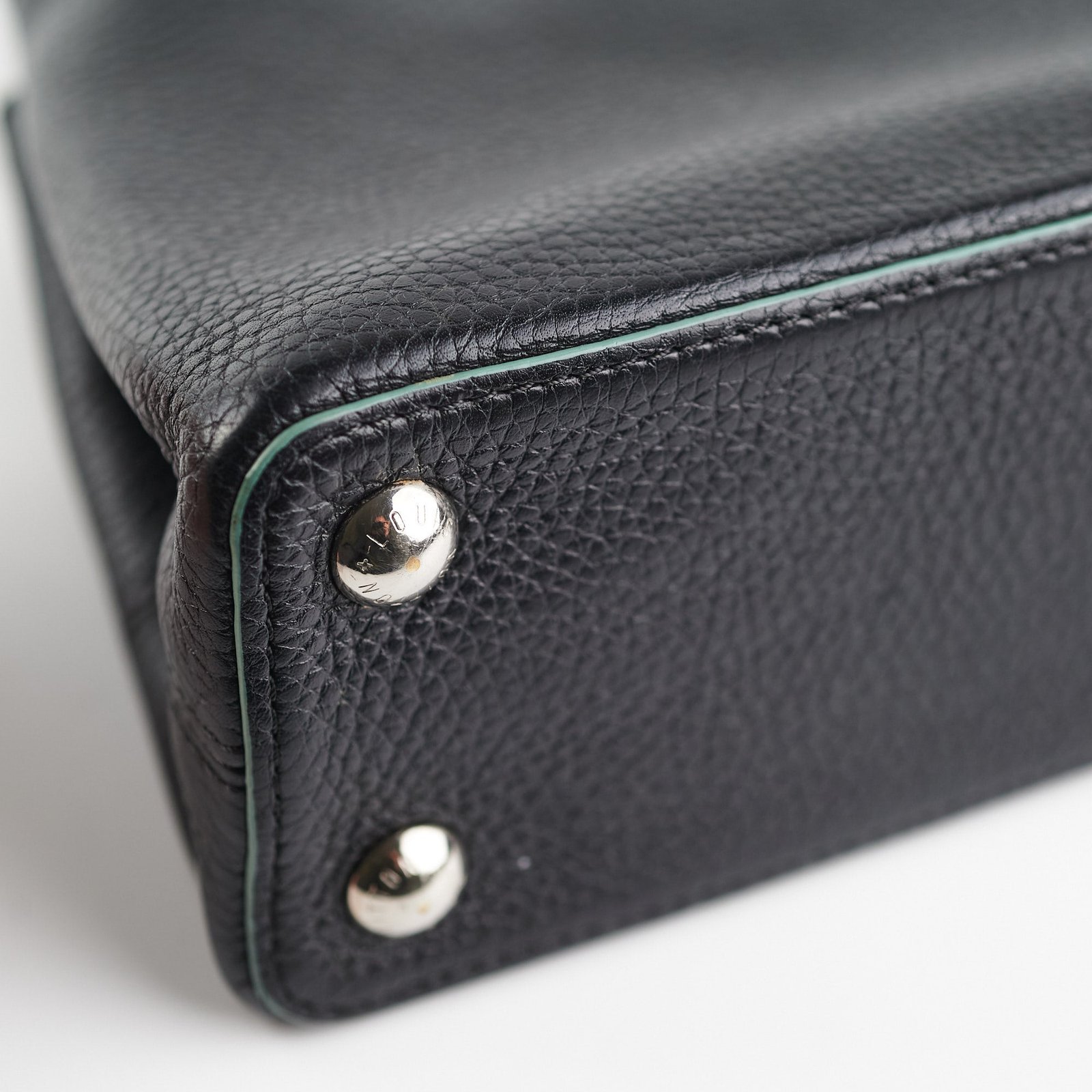 19/7- Louis Vuitton Capucines BB Taurillon Black | AlmaBagz - Image 11