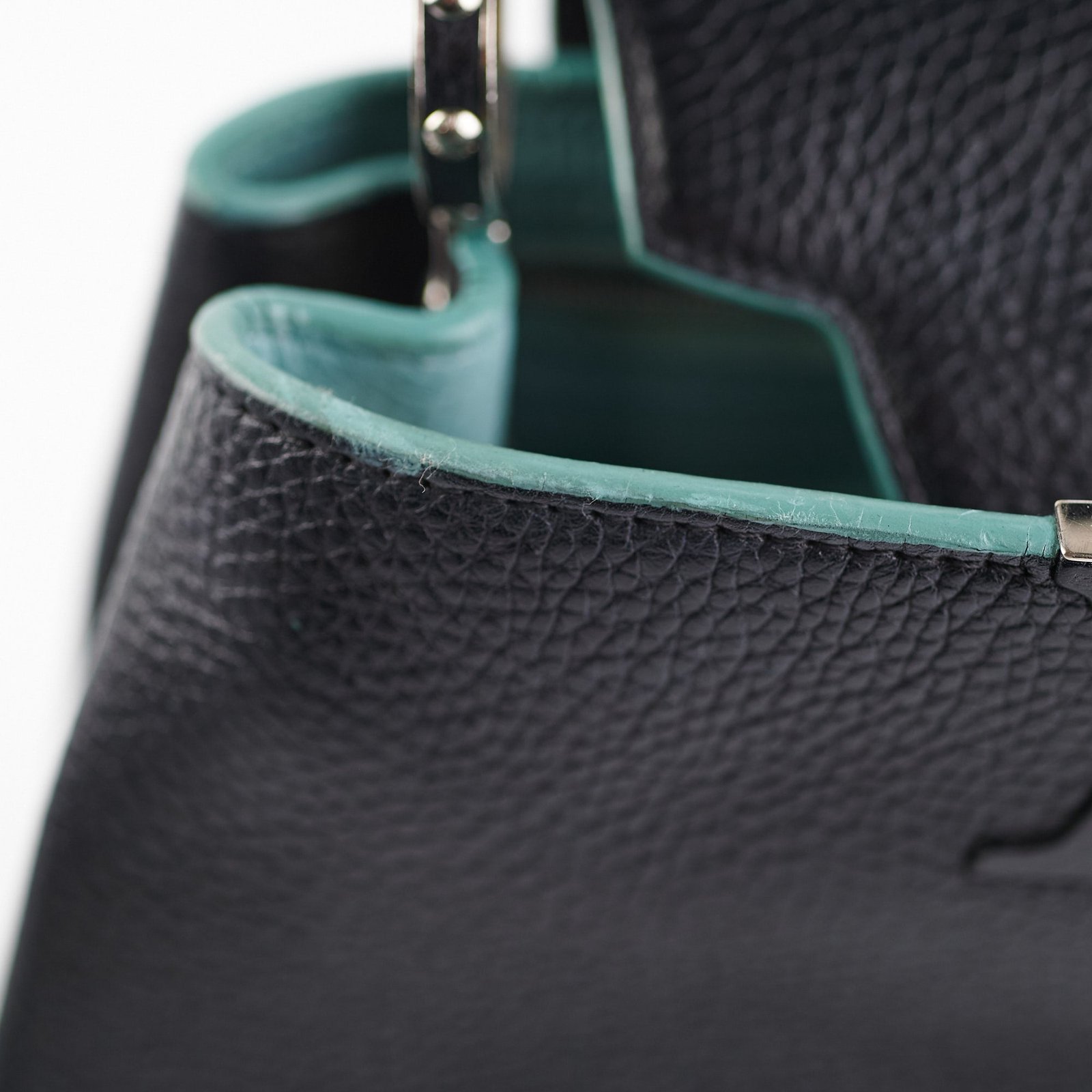 19/7- Louis Vuitton Capucines BB Taurillon Black | AlmaBagz - Image 6