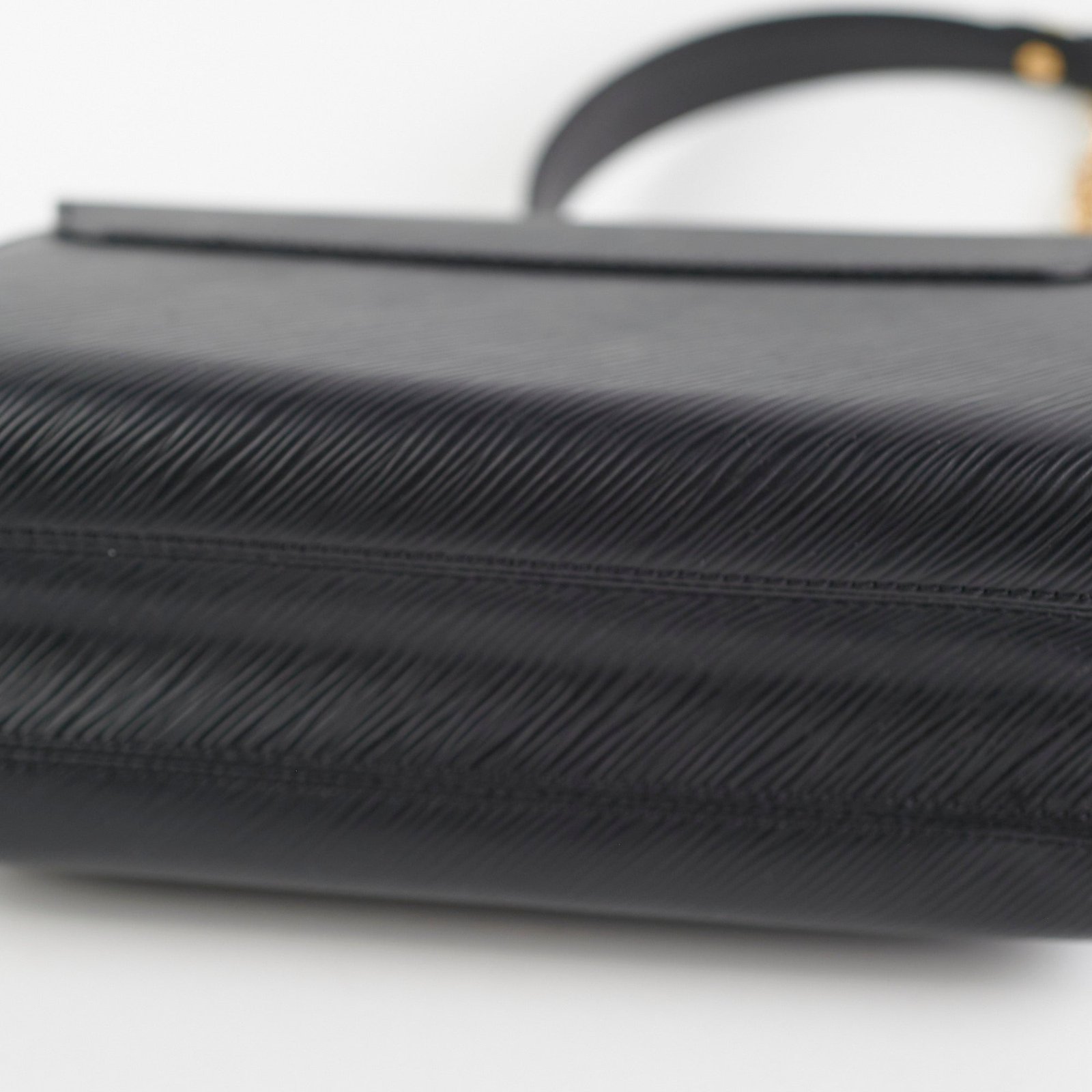 18/7- Louis Vuitton Twist MM Black Bag | AlmaBagz - Image 11