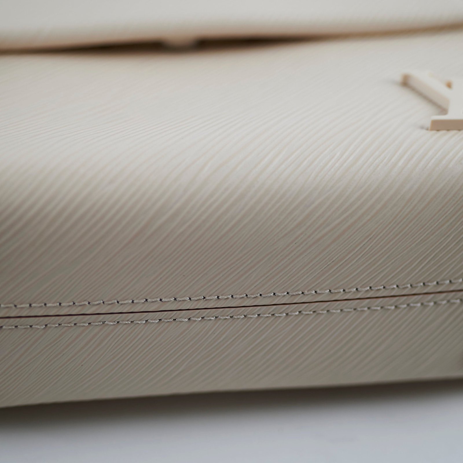 Deal of The Week - Louis Vuitton Mini Clunny Ivory | AlmaBagz - Image 10