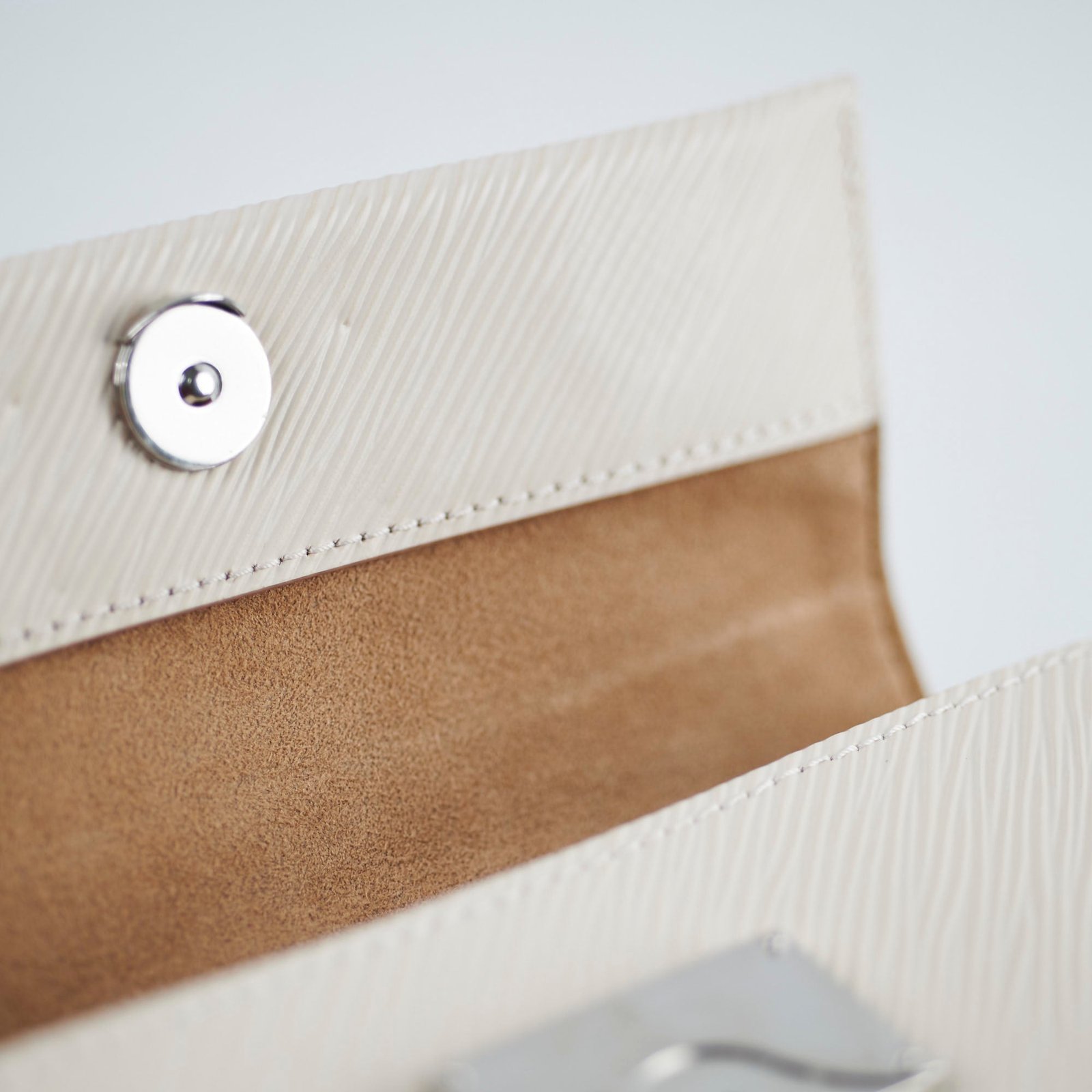 Deal of The Week - Louis Vuitton Mini Clunny Ivory | AlmaBagz - Image 12