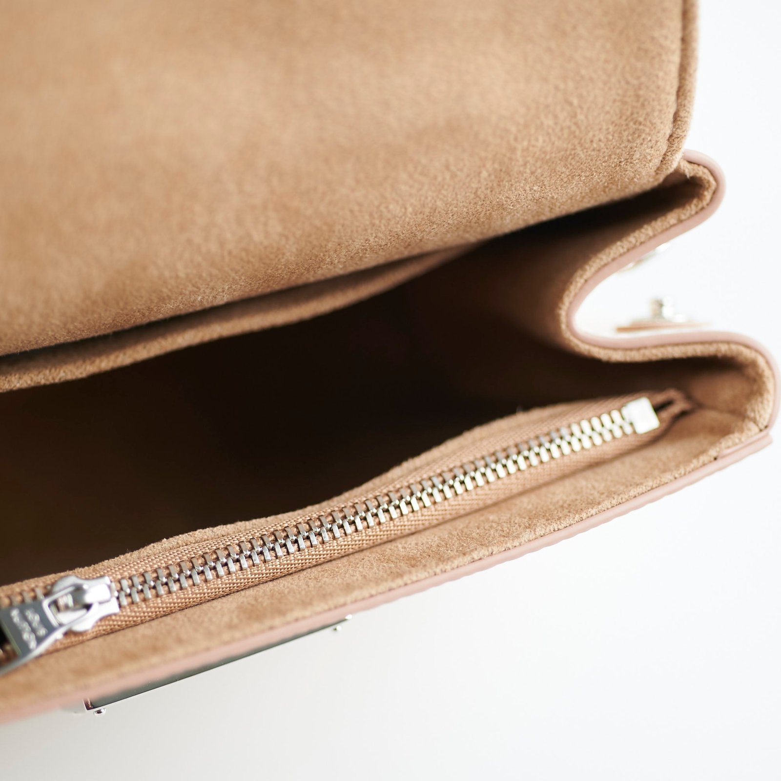 Deal of The Week - Louis Vuitton Mini Clunny Ivory | AlmaBagz - Image 14