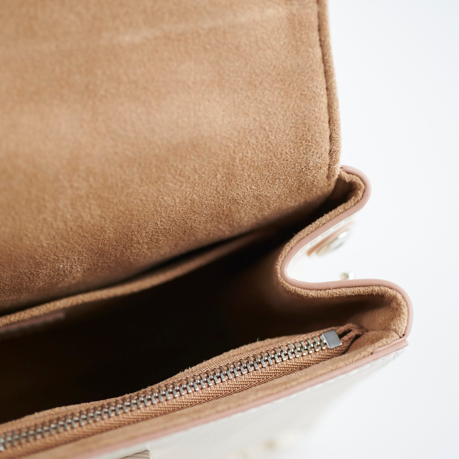 Deal of The Week - Louis Vuitton Mini Clunny Ivory | AlmaBagz - Image 3