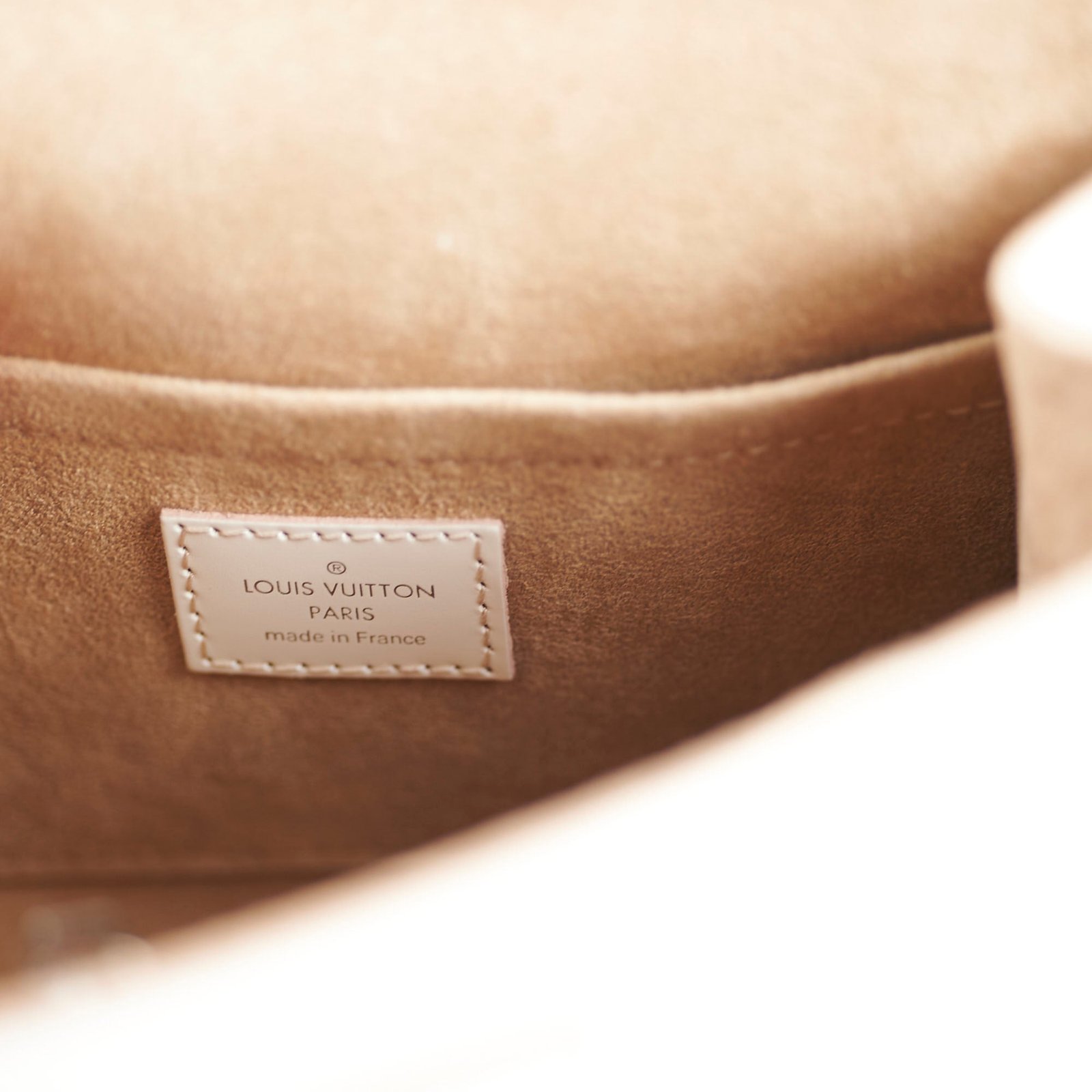 Deal of The Week - Louis Vuitton Mini Clunny Ivory | AlmaBagz - Image 4