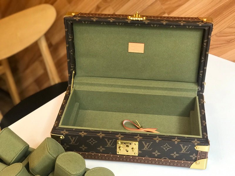 Jane Bags- Louis Vuittons - 15998 | AlmaBagz