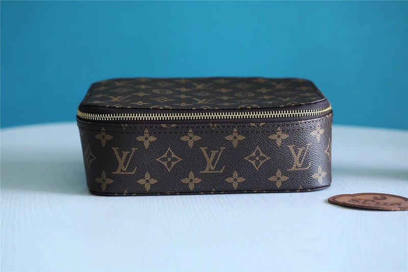 Jane bags - Louis Vuittons - 9329 | AlmaBagz