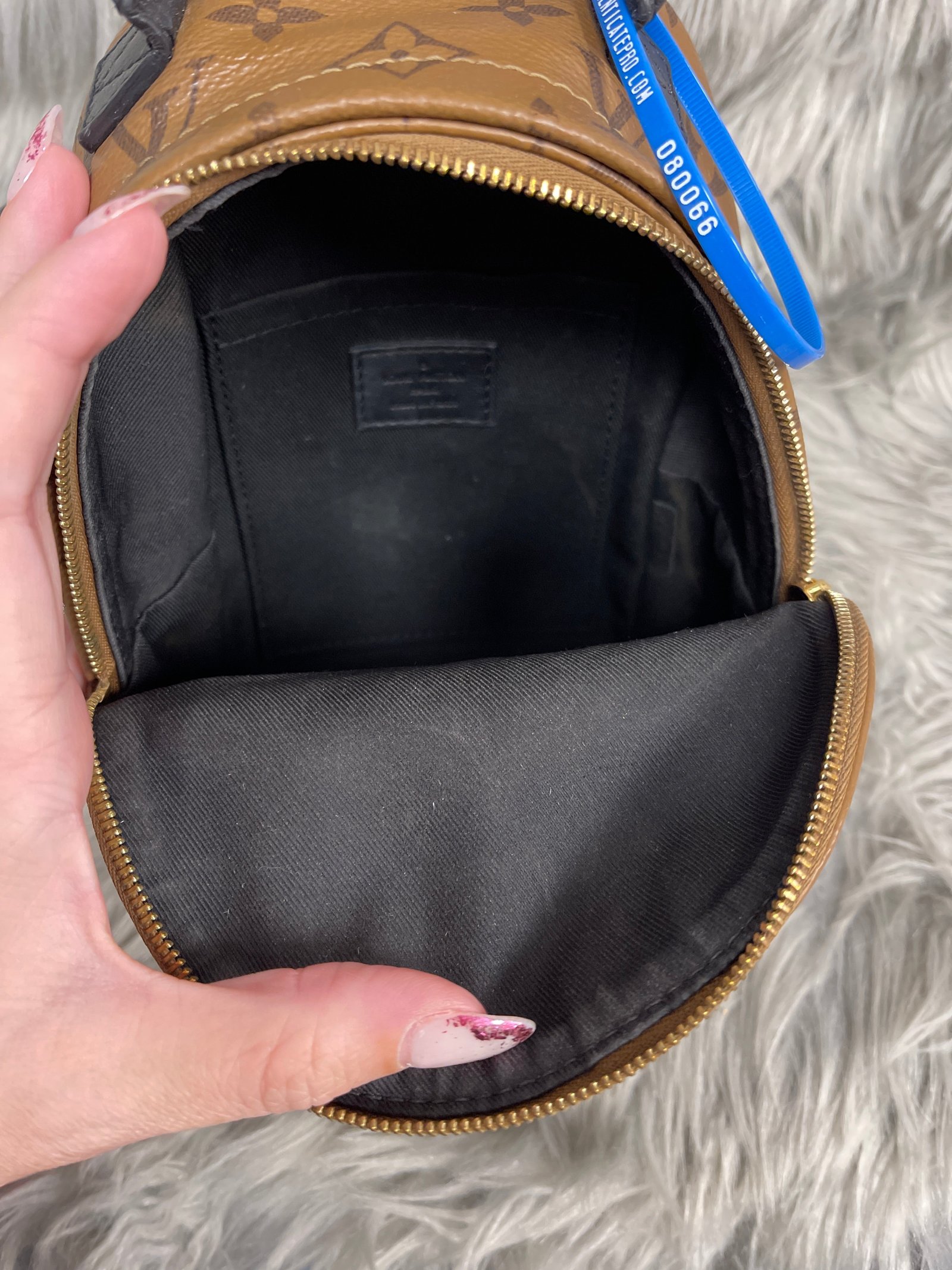 Backpack Luxury Designer By Louis Vuitton Size: Small | AlmaBagz - Image 5