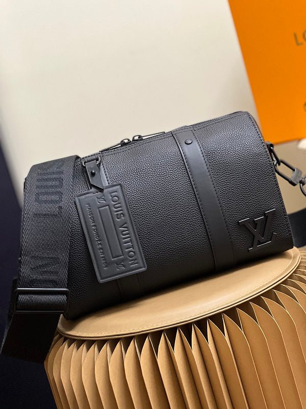 Jane bags- Louis Vuittons - 16705 | AlmaBagz