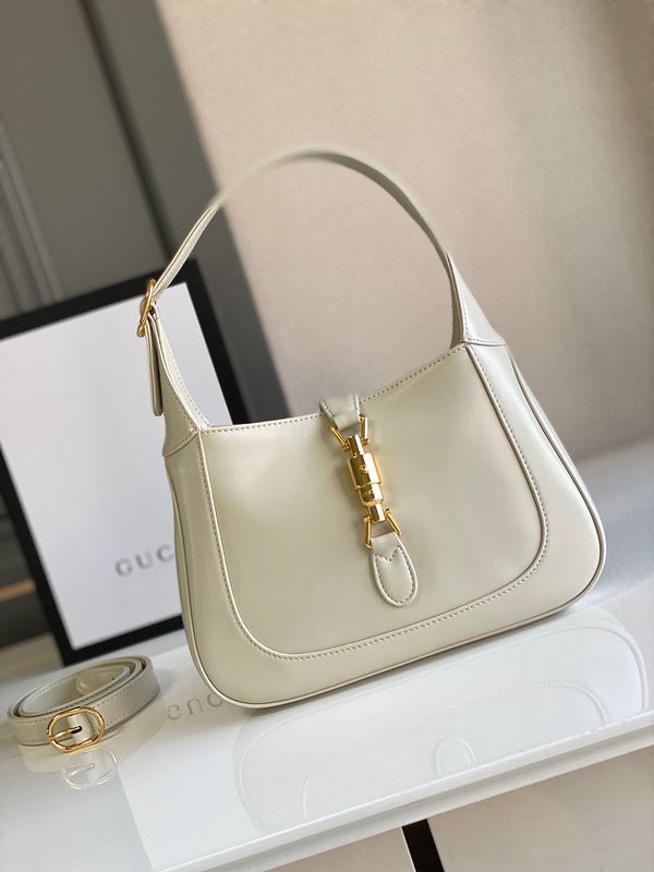 Gucci Luxury Bags 1050 | AlmaBagz