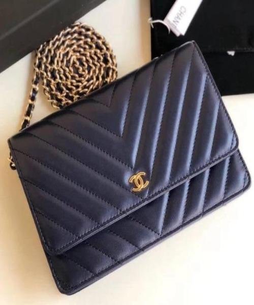 Chanel Wallet On Chain – WOC Chevron Lambskin Dark Blue SiLouis Vuittoner-Toned | AlmaBagz