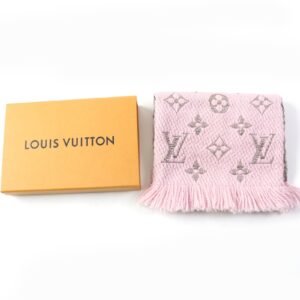 LOUIS VUITTON Scarf M70466 Main: 95% wool, Main: 3% silk, 2% polyester Rose valerine Escalp Logomania Shine Women Used | AlmaBagz