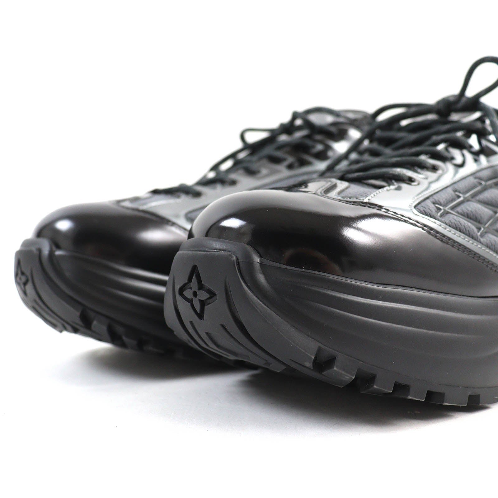 LOUIS VUITTON sneakers 1ABZ2Y Patent leather black Discovery Line 8.5 | AlmaBagz - Image 3