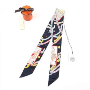 HERMES scarf silk Navy type PIQUE DAME DE COEUR Queen of Hearts | AlmaBagz