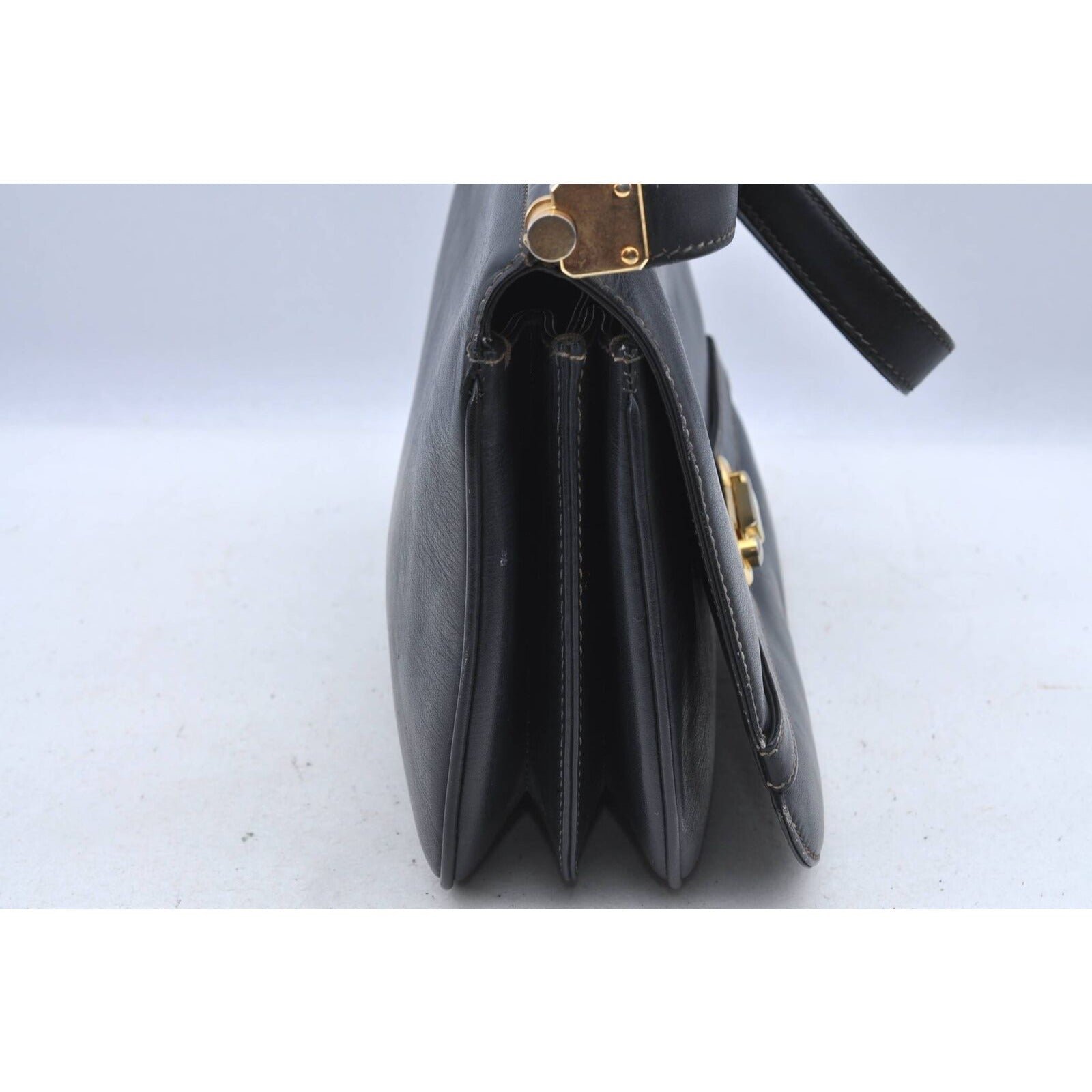 Gucci 60's navy leather saddle bag with gold logo clasp | AlmaBagz - Image 5