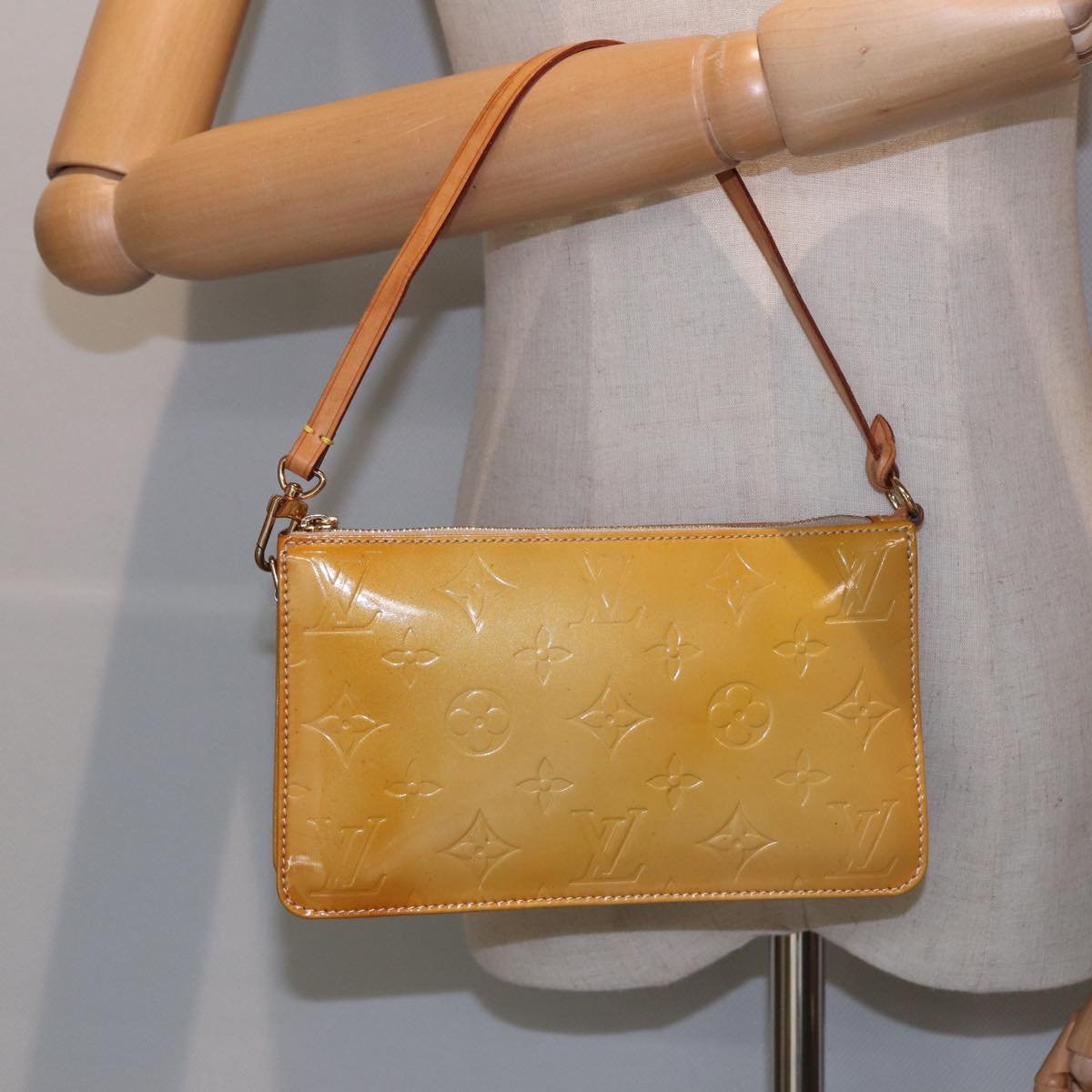 LOUIS VUITTON Pochette accessoires Clutch Bag | AlmaBagz - Image 7