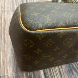 HandBag Luxury Designer By Louis Vuitton Size: Medium | AlmaBagz