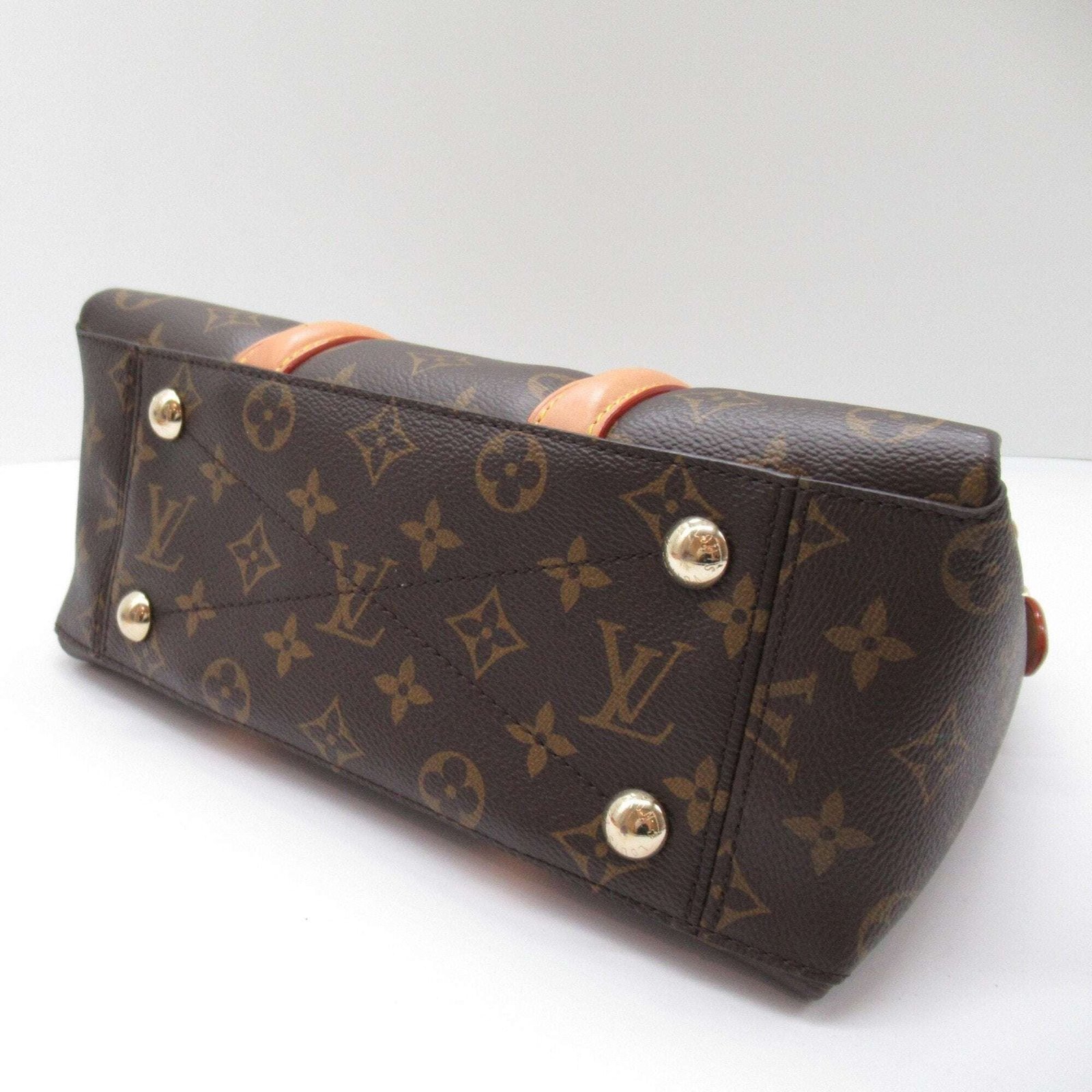 LOUIS VUITTON Soufflot Shoulder Bag | AlmaBagz - Image 3