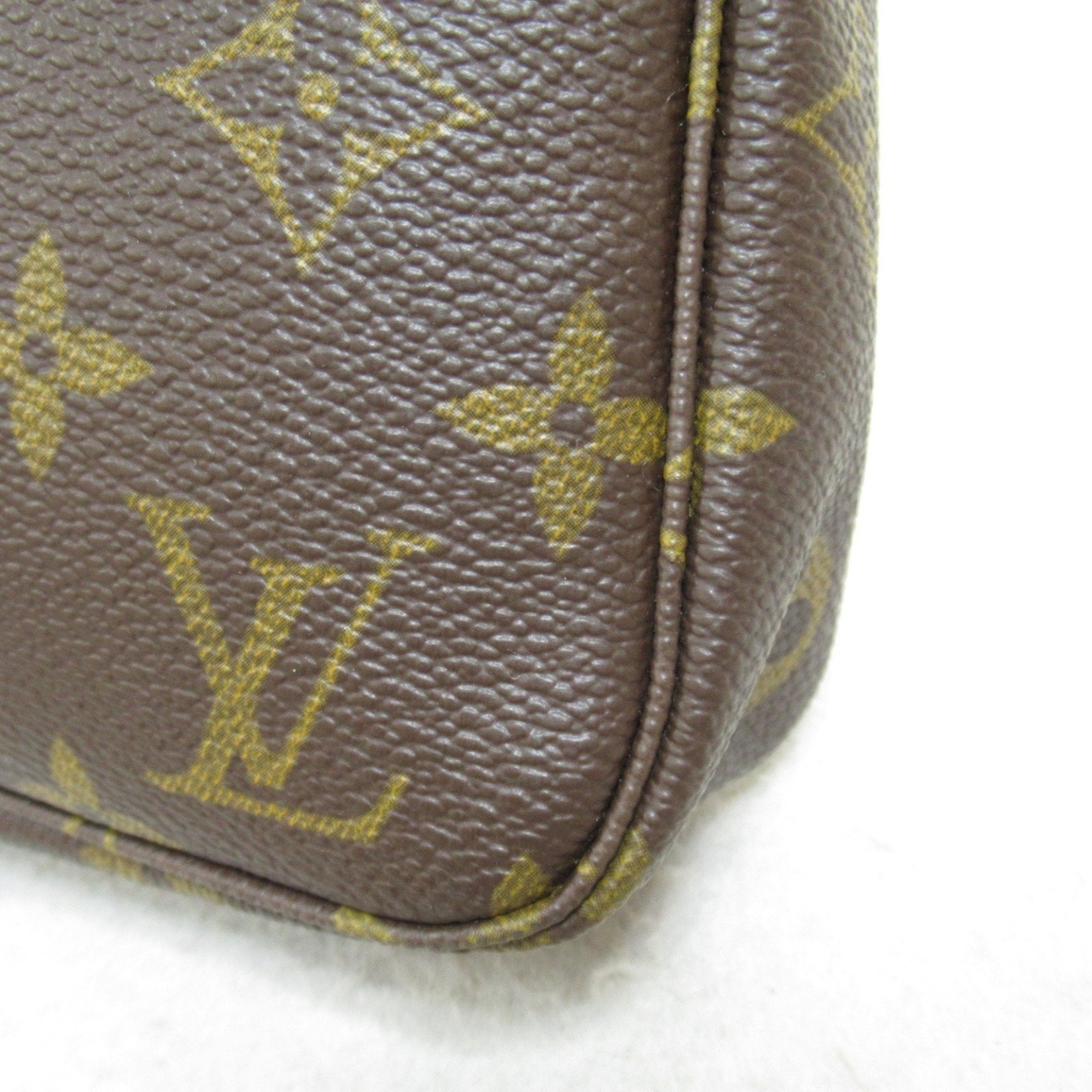 LOUIS VUITTON Pochette Accessoire Clutch Bag | AlmaBagz - Image 8