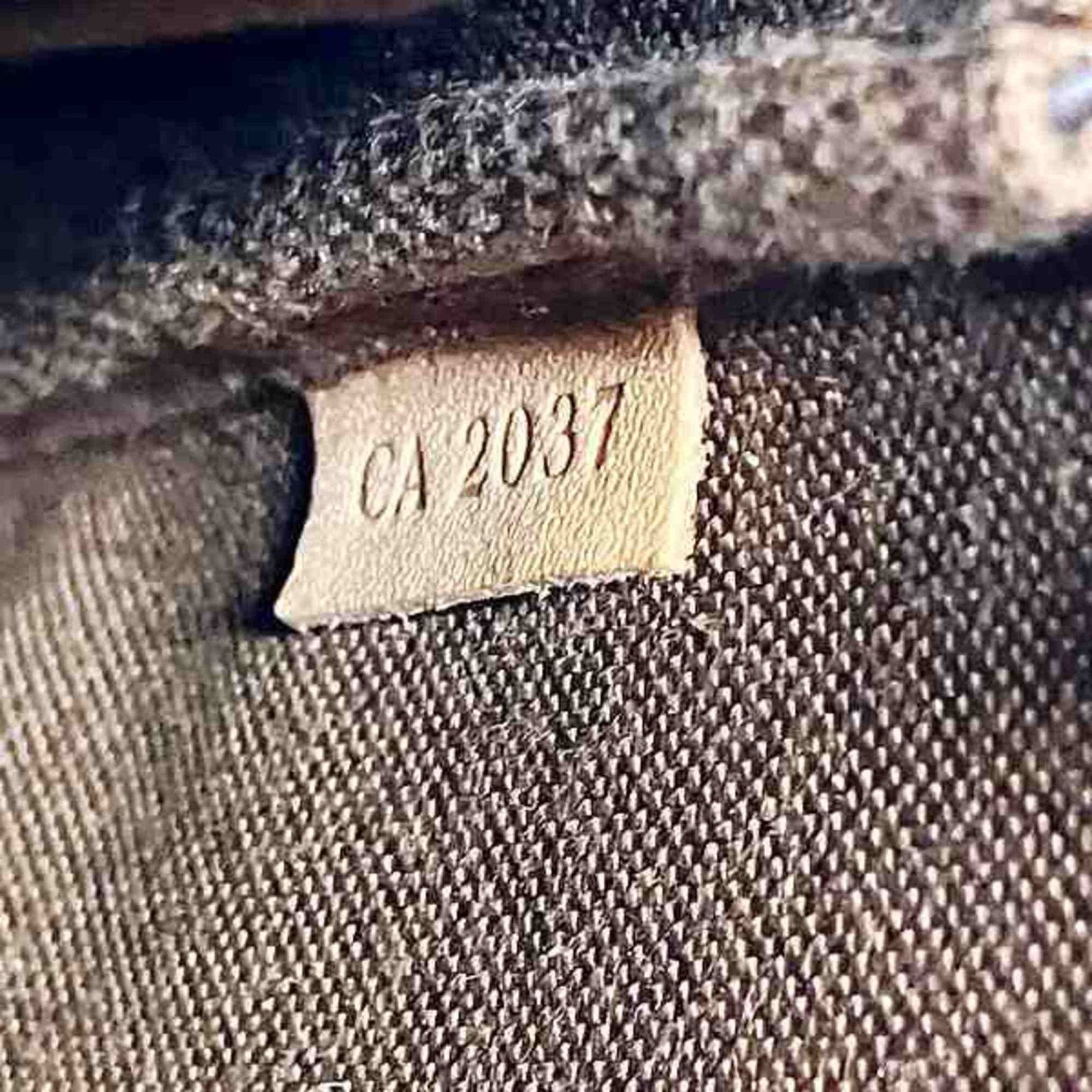 LOUIS VUITTON Pochette Accessoire Clutch Bag | AlmaBagz - Image 5