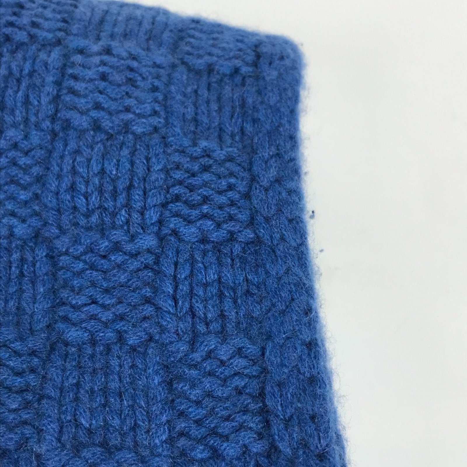 LOUIS VUITTON Scarves | AlmaBagz - Image 5