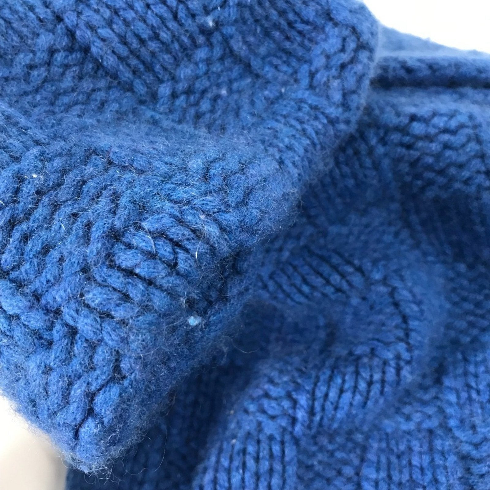 LOUIS VUITTON Scarves | AlmaBagz - Image 10