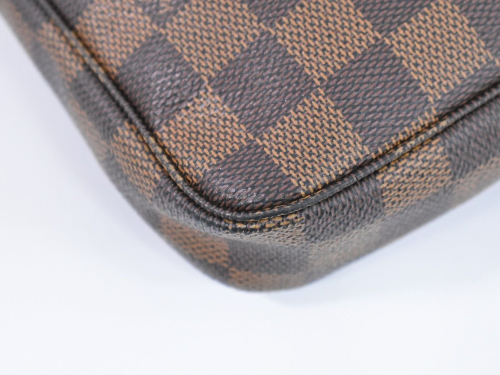 LOUIS VUITTON Pochette accessoires Clutch Bag | AlmaBagz - Image 7