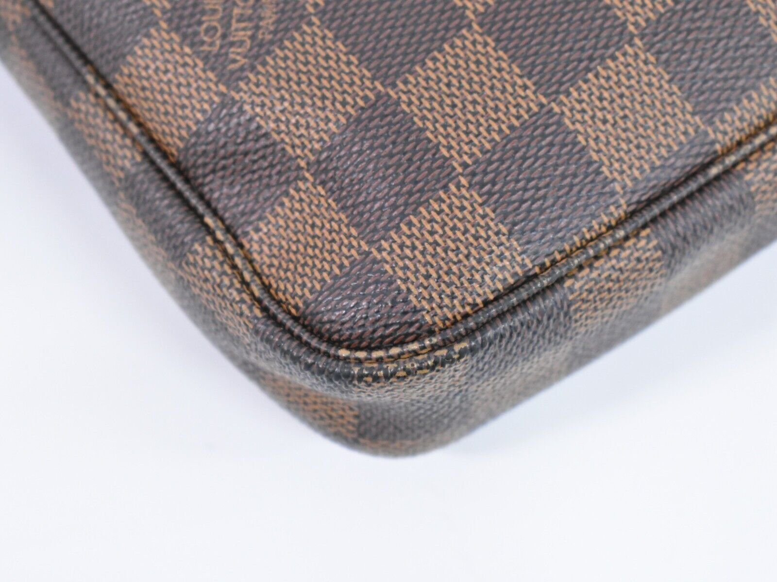LOUIS VUITTON Pochette accessoires Clutch Bag | AlmaBagz - Image 18