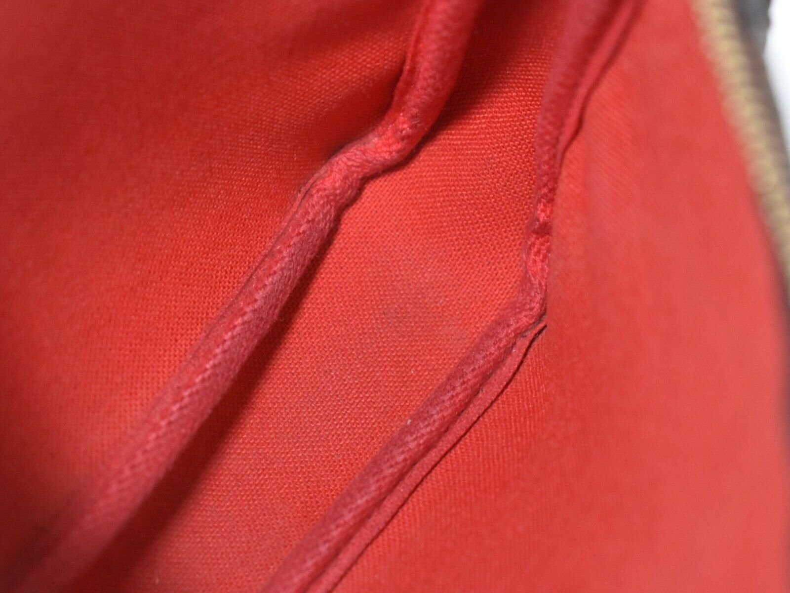 LOUIS VUITTON Pochette accessoires Clutch Bag | AlmaBagz - Image 22