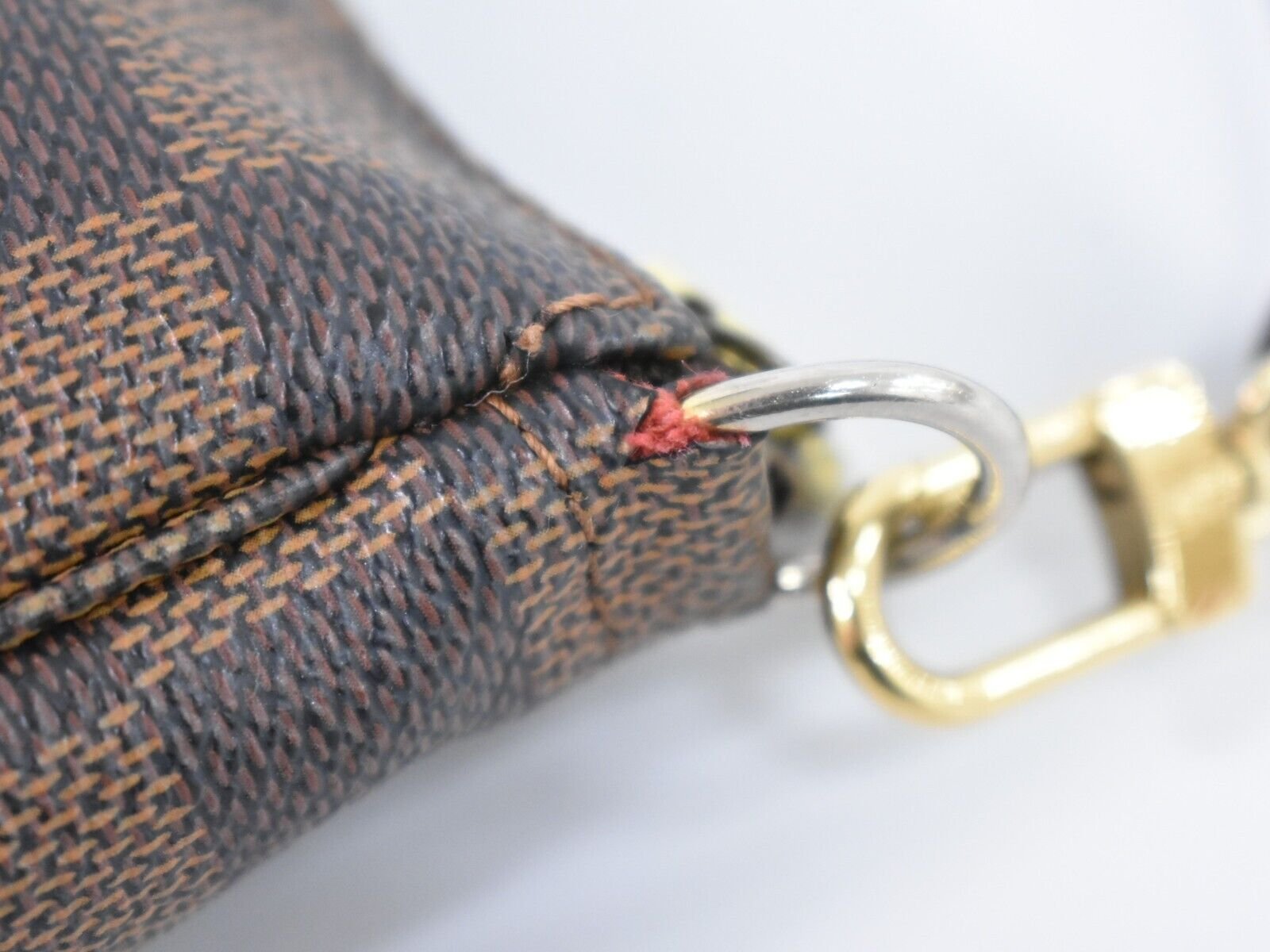 LOUIS VUITTON Pochette accessoires Clutch Bag | AlmaBagz - Image 12