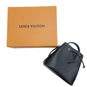 Handbag Luxury Designer By Louis Vuitton Size: Large | AlmaBagz