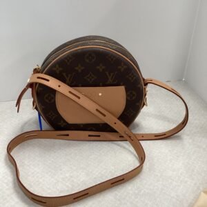 HandBag Luxury Designer Louis Vuitton, Size Medium | AlmaBagz