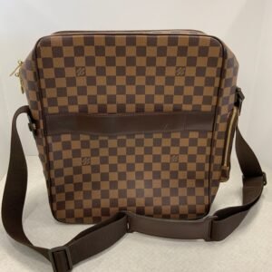 HandBag Luxury Designer Louis Vuitton, Size Large | AlmaBagz