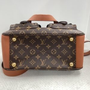 HandBag Luxury Designer By Louis Vuitton, Size: Medium | AlmaBagz